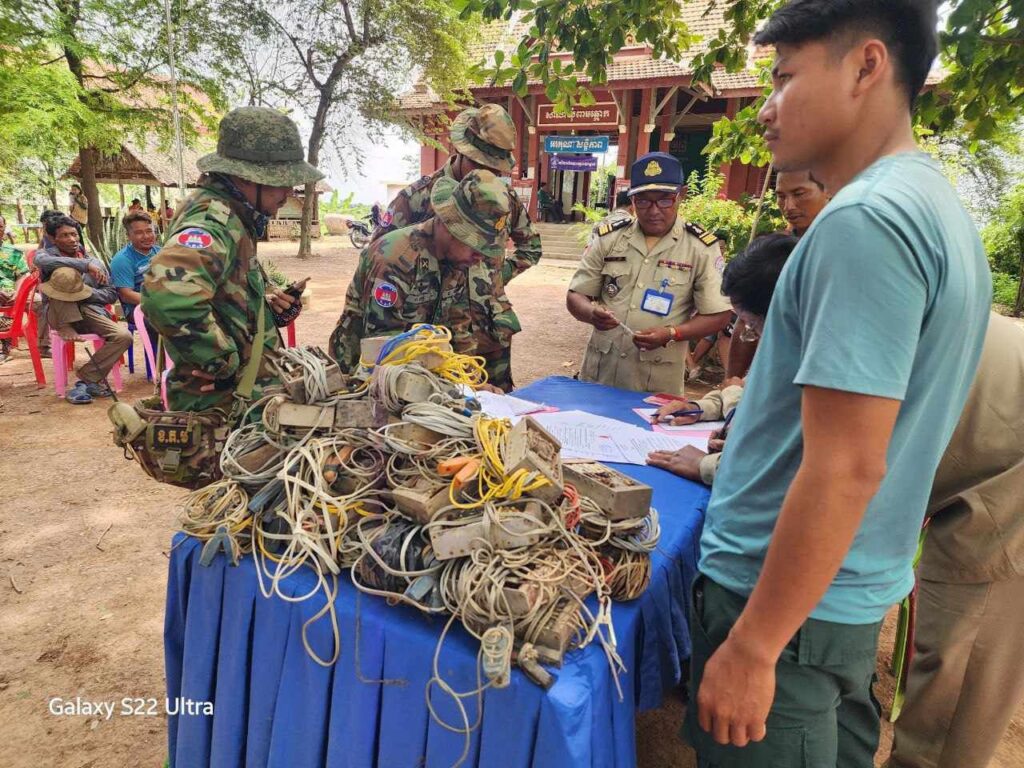 ខណ្ឌរដ្ឋបាលជលផលកំពង់ឆ្នាំងបានសហការជាមួយអាជ្ញាធរស្រុកជលគីរី  បើកកិច្ចប្រជុំផ្សព្វផ្សាយ ច្បាប់ស្តីជលផល និង ចលនាប្រមូល ឧបករណ័ឆក់ត្រី មានអ្នកចូលរួមសរុបចំនួន ៥១ នាក់ !