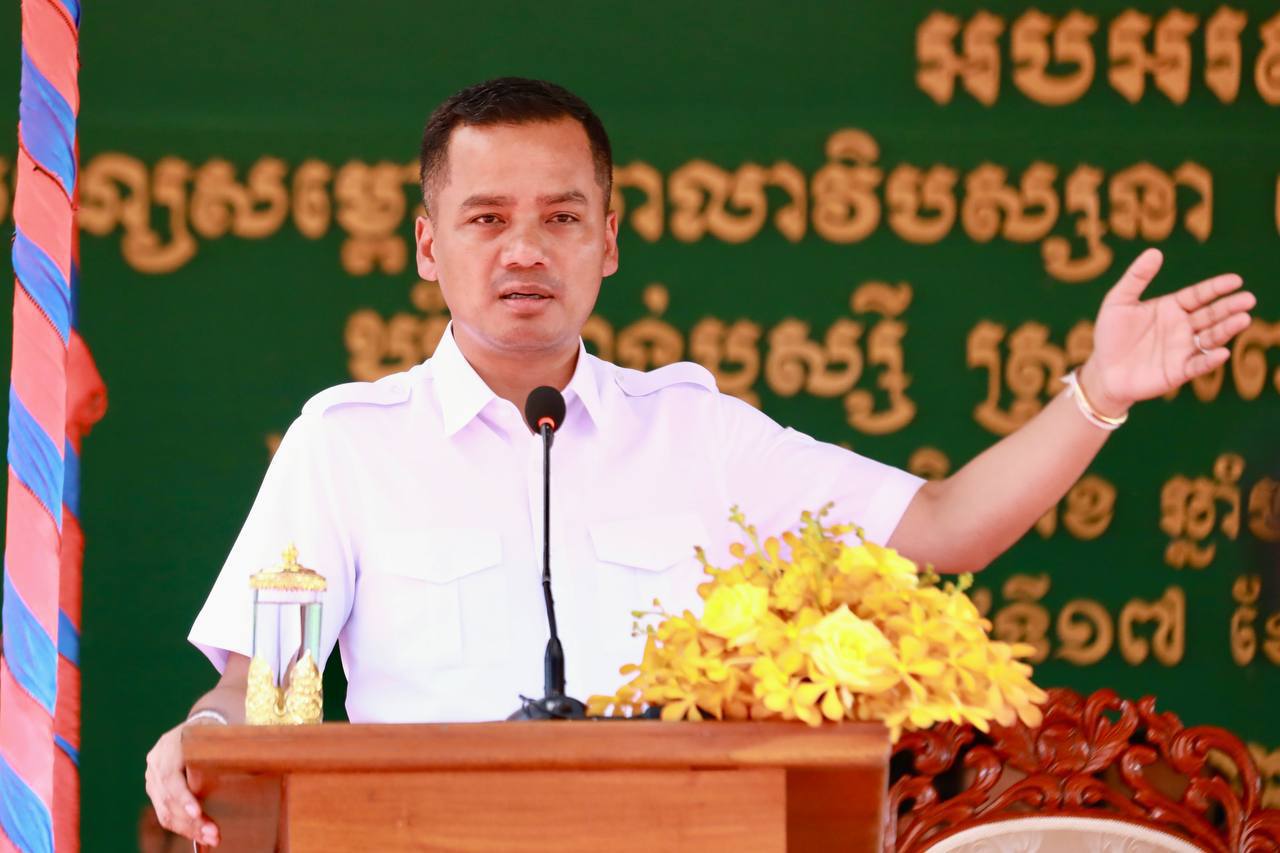 ឯកឧត្តមអភិសន្តិបណ្ឌិត ស សុខា ប្រកាសគាំទ្រសម្ដេចតេជោ ហ៊ុន សែន ដែលផ្ដួចផ្ដើមស្នើវិសោធនកម្មរដ្ឋធម្មនុញ្ញ ដកហូតសញ្ជាតិខ្មែរ ចំពោះជនណាដែលឃុតឃិតជាមួយបរទេស បំផ្លាញផលប្រយោជន៍ជាតិ