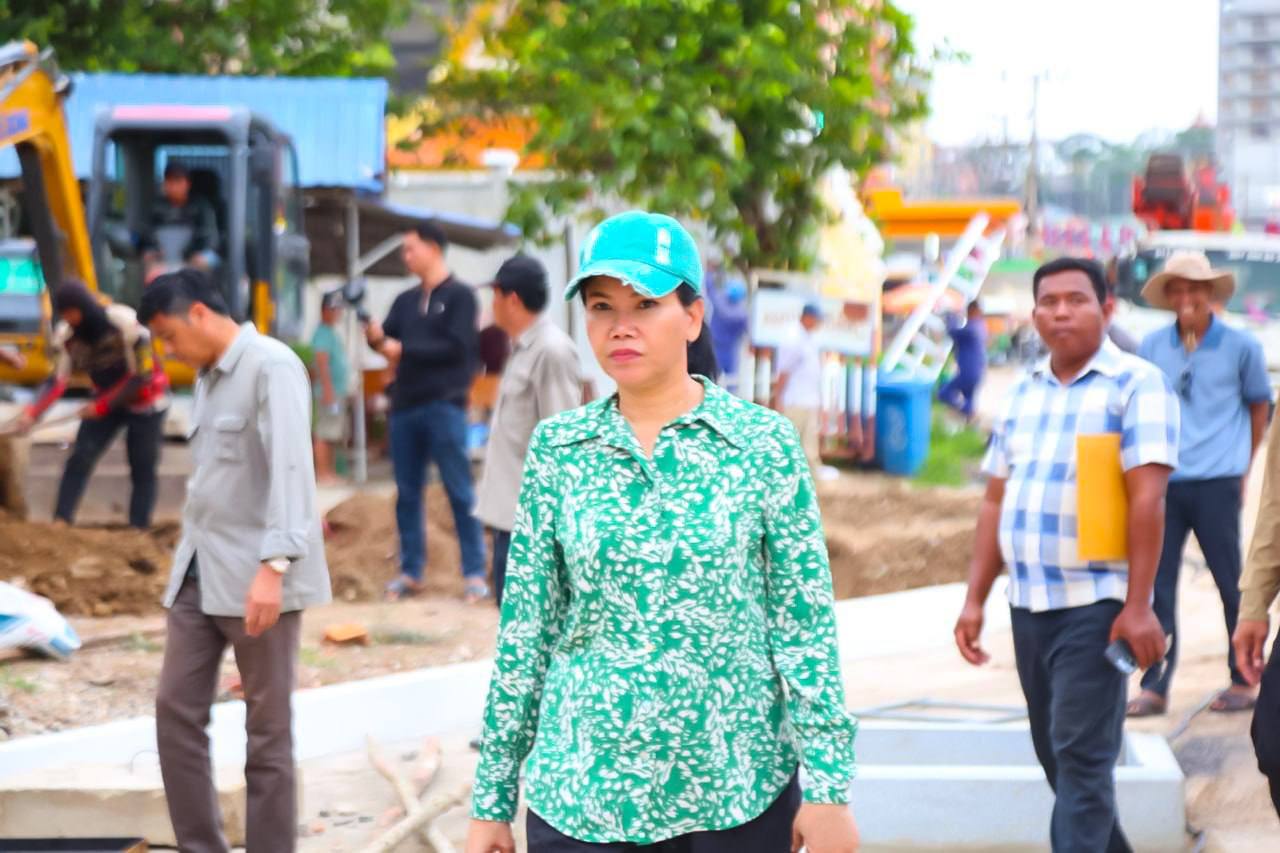 អភិបាលខេត្តប៉ៃលិន ដឹកនាំក្រុមការងារចុះពិនិត្យមើលការរៀបចំកែលម្អហេដ្ឋារចនាសម្ព័ន្ធ និងសោភ័ណភាព នៅច្រកទ្វារព្រំដែនអន្តរជាតិព្រំ