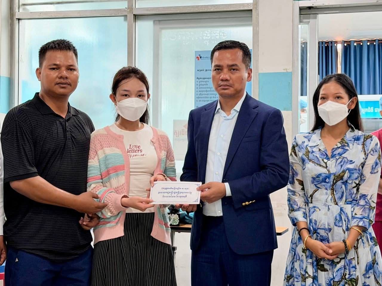 សកម្មភាព ៣ របស់ឯកឧត្តមអភិសន្តិបណ្ឌិត ស សុខា និងលោកជំទាវ កែ សួនសុភី គួរឱ្យគោរពកោតសរសើរណាស់!