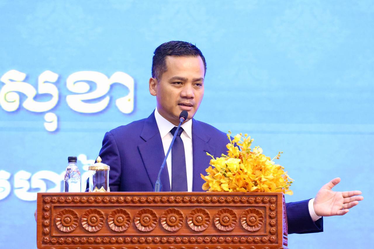 ឯកឧត្តមអភិសន្តិបណ្ឌិត ស សុខា ចាត់ទុកប្រកាសអន្តរក្រសួងស្ដីពីការផ្ដល់សេវារដ្ឋបាលរបស់ក្រុង ស្រុក ខណ្ឌ ជាការធានាប្រសិទ្ធភាពនិងតម្លាភាពក្នុងការផ្តល់សេវារដ្ឋបាល ជូនប្រជាពលរដ្ឋ