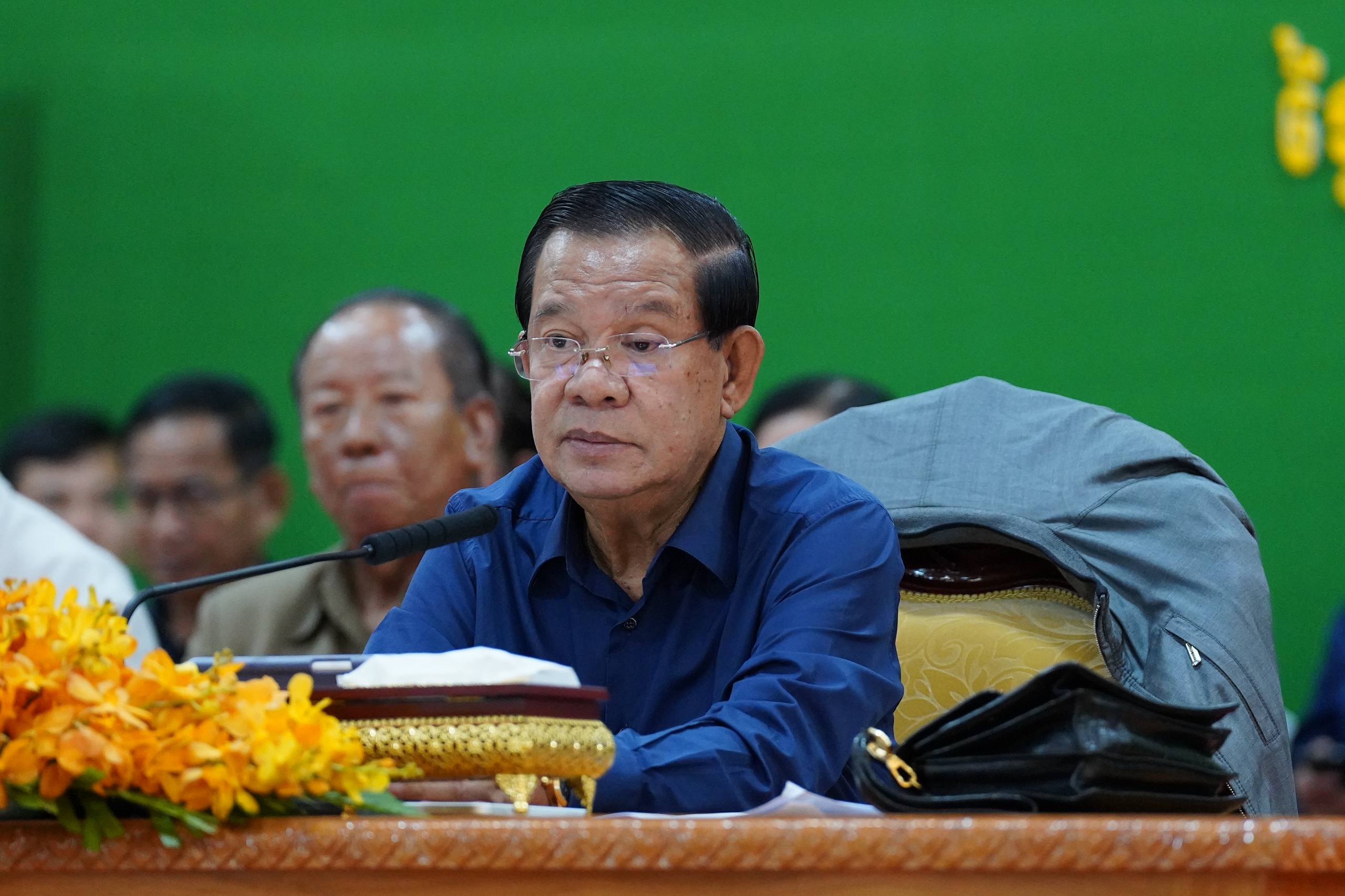 សម្តេចតេជោ ហ៊ុន សែន អញ្ជើញជួបសំណេះសំណាលជាមួយក្រុមប្រឹក្សា ថ្នាក់ដឹកនាំមន្ទីរ អង្គភាពក្នុងខេត្តព្រះវិហារ
