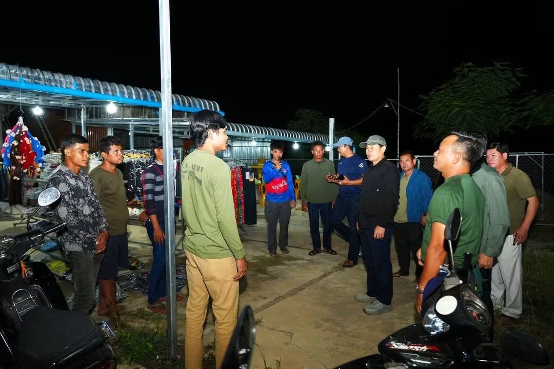 អភិបាលខេត្តពោធិ៍សាត់ ចុះស្រាវជ្រាវផ្ទាល់កណ្តាលអធ្រាត្រ បង្ក្រាបព័ត៌មានក្លែងក្លាយ ករណីចោទប្រកាន់រឿង «បាត់ប្រេងឡានខ្សែ» នៅពោធិ៍សាត់