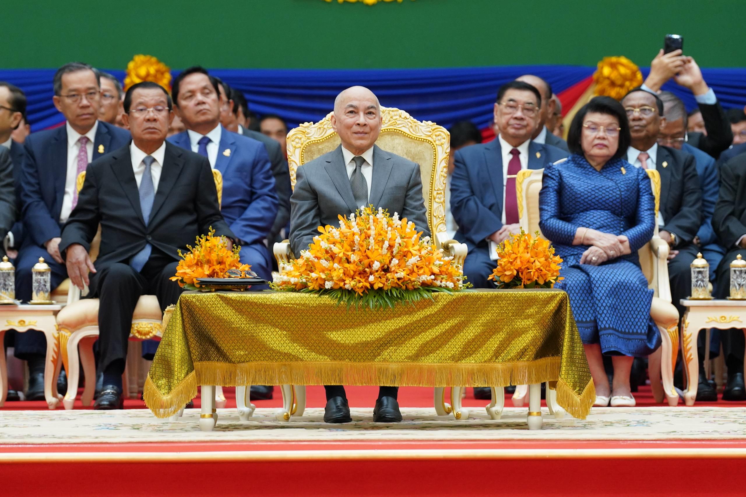ព្រះមហាក្សត្រ៖ វិមានសាមគ្គីភាព ជានិមិត្តរូបនៃការតភ្ជាប់មោទនភាពបច្ចុប្បន្ន ទៅនឹងភាពថ្កុំថ្កើងរុងរឿងរបស់មហាអាណាចក្រខ្មែរនាពេលអតីតកាល