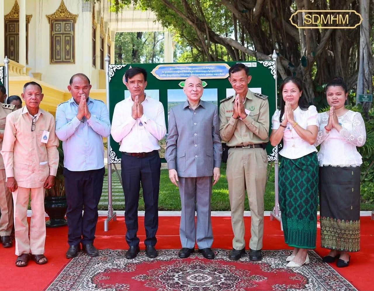 ព្រះមហាក្សត្រ យាងក្នុងព្រះរាជពិធីសម្ពោធជានិមិត្តរូបព្រះរាជសមិទ្ធផល និងប្រោសព្រះរាជទានព្រះរាជអំណោយជូនប្រជារាស្ត្រ តាមបណ្តាខេត្តនានាចំនួន៥