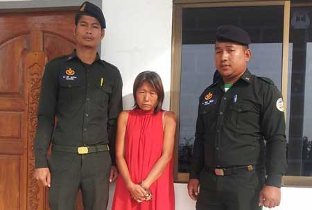 ​ស្ត្រី​ម្នាក់​ត្រួវបាន​កម្លាំង​កងរាជអាវុធហត្ថ​ខេត្ត​ប៉ៃលិន ឃាត់ខ្លួន ពាក់ព័ន្ធ​ករណី​លួច​ប្រាក់ ក្រុមហ៊ុន​កាស៊ីណូ​ម្គុដ​ពេជ្រ​