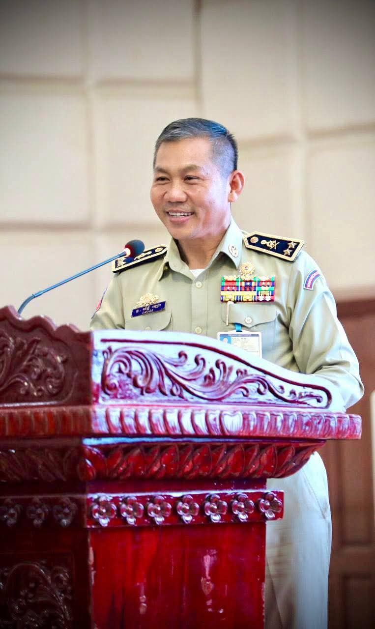 លោកឧត្តមសេនីយ៍ទោ សិទ្ធិ ឡោះ អញ្ជើញជាវាគ្មិន ក្នុងសិក្ខាសាលាចែករំលែកបទពិសោធន៍ ស្តីពីវិធីសាស្ត្រស្រាវជ្រាវរឿងក្តី និងបំបែករឿងក្តីព្រហ្មទណ្ឌដោយនគរបាលយុត្តិធម៌ ដល់និសិ្សត នៃសាកលវិទ្យាល័យគ្រប់គ្រង និងសេដ្ឋកិច្ច(UME)
