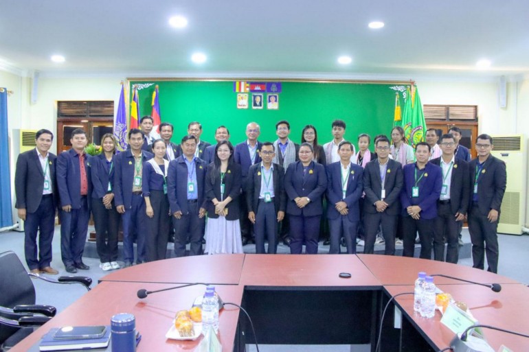 សាកលវិទ្យាល័យ​ជាតិ​បាត់ដំបង ចុះ​អនុស្សរណៈ​នៃ​ការយោគយល់​គ្នា​ជាមួយ​ដៃគូ​ជំនាញ​ខាង​គូរ​ប្លង់ រចនា​ម៉ូត​សំណង់​អគារ​ផ្នែក​ខាងក្នុង