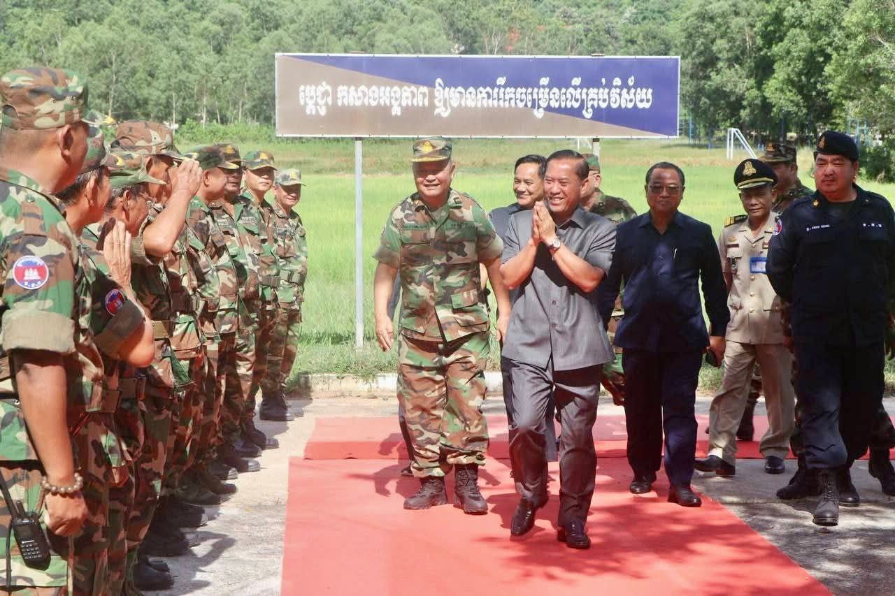 ឯកឧត្តម វ៉ី សំណាង អភិបាល នៃគណៈអភិបាល ខេត្តតាកែវ បានចុះសំណេះសំណាល សួរសុខទុក្ខ កងកម្លាំងកងពលតូចថ្មើរជើងលេខ៣១ យោធភូមិភាគទី៣