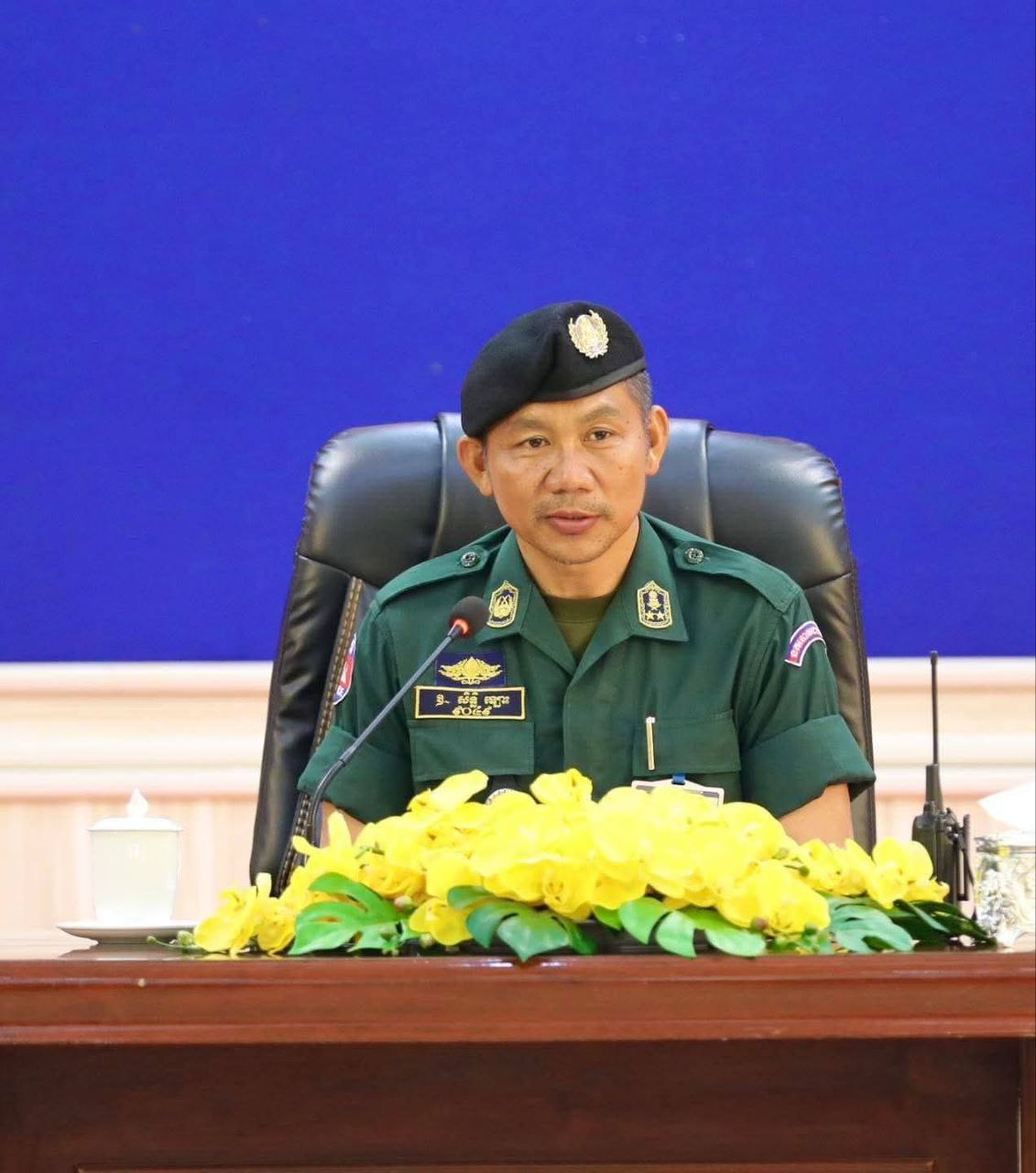 លោកវរសេនីយ៍នីយ៍ឯក សួង សៅ មេបញ្ជាការ វរសេនាតូច នគរបាលការពារព្រំដែនគោកលេខ ៨១៥ បានដឹងនាំ កម្លាំងក្រោមឱវាទ មាន លោក លោកនាយ នាយរងផ្នែក និង មានការអញ្ជើញចូលរួមពីរ លោកវរសេនីយ៍ឯក ទេពរដ្ឋា អធិការនគរបាល ស្រុកព្រះនេត្រព្រះ នាំយកថវិកា ចំនួន៤០០,០០០រៀល (បួនសែនរៀន) នំកញ្ចប់ និងភេសជ្ជៈមួយចំនួន ចុះទៅសួរសុខទុក្ខលោក អនុសេនីយ៍ឯក មុត បូរ៉ាមី នាយរងផ្នែកស៊ើបការណ៍ នៃវរសេនាតូចនគរបាលការពារព្រំដែនគោកលេខ៨១៥ ដែលកំពុងបំពេញបេសកកម្មសមរភូមិជួមុខ ( បឹងត្រកួន )មានជំងឺត្រូវបានបញ្ជូនទៅសម្រាកព្យាបាលនៅមន្ទីពេទ្យ បង្អែកព្រះនេត្រព្រះ!!!