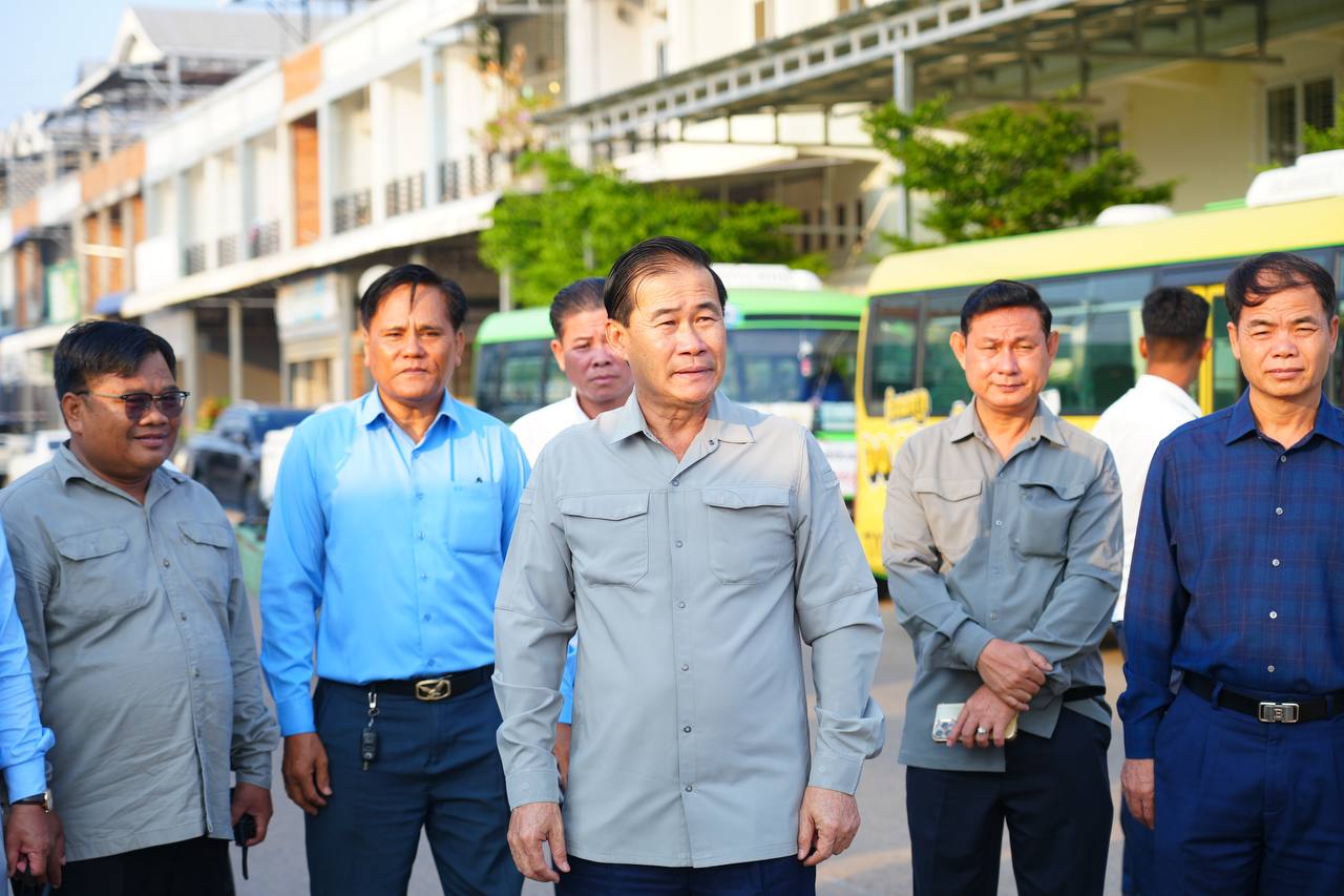 អភិបាលខេត្តពោធិ៍សាត់ អញ្ជើញសំណេះសំណាល និងជូនដំណើរប្រជាពលរដ្ឋដែលវិលត្រឡប់ទៅបំពេញការងារវិញ ក្រោយបញ្ចប់ពិធីបុណ្យចូលឆ្នាំថ្មី