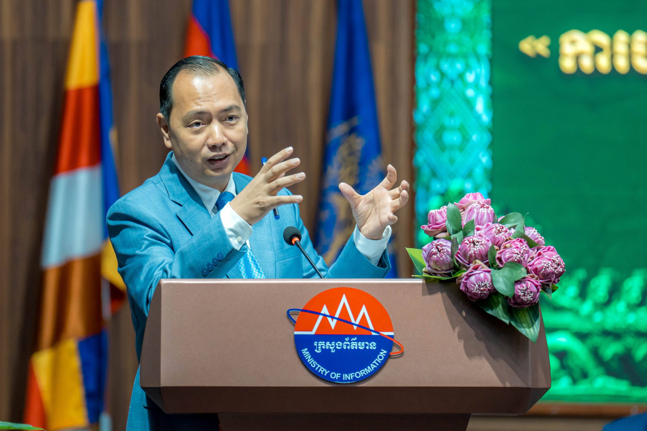 រដ្ឋមន្ត្រី នេត្រ ភក្ត្រា លើកទឹកចិត្តដល់ប្រព័ន្ធផ្សព្វផ្សាយផលិតមាតិកា និងផ្សព្វផ្សាយខ្លឹមសារមានគុណភាព ក្រមសីលធម៌ ដើម្បីឱ្យពលរដ្ឋយល់ច្បាស់ ពីផលប៉ះពាល់នៃការរៀបអាពាហ៍ពិពាហ៍នៅវ័យក្មេង និងមានផ្ទៃពោះនៅវ័យជំទង់