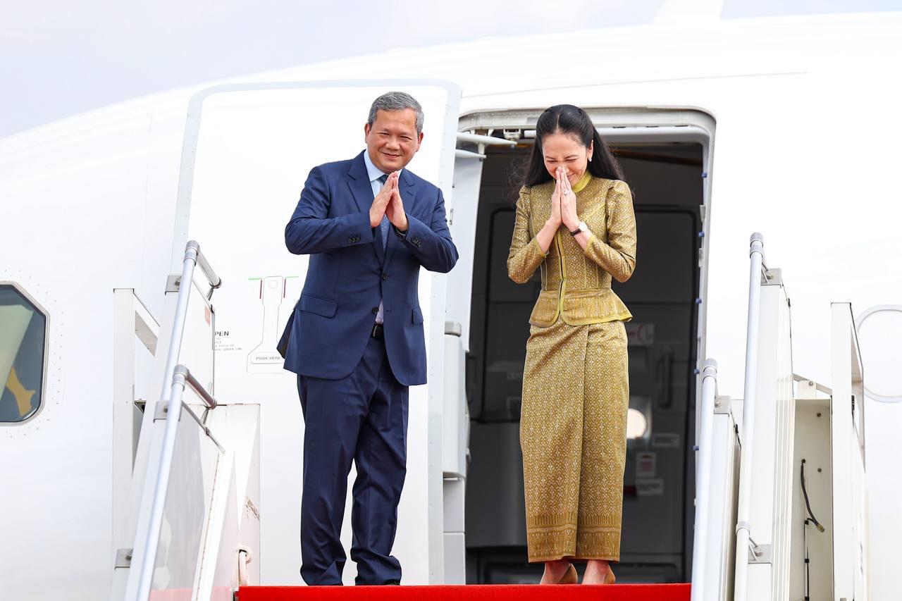 សម្តេចមហាបវរធិបតី ហ៊ុន ម៉ាណែត បានអញ្ជើញចាកចេញពីរាជធានីភ្នំពេញហើយ ដើម្បីអញ្ជើញចូលរួមកិច្ចប្រជុំកំពូលអាស៊ាន លើកទី៤៨ នៅកោះសេប៊ូ ប្រទេសហ្វីលីពីន ចាប់ពីថ្ងៃទី៧-៨ ខែឧសភា