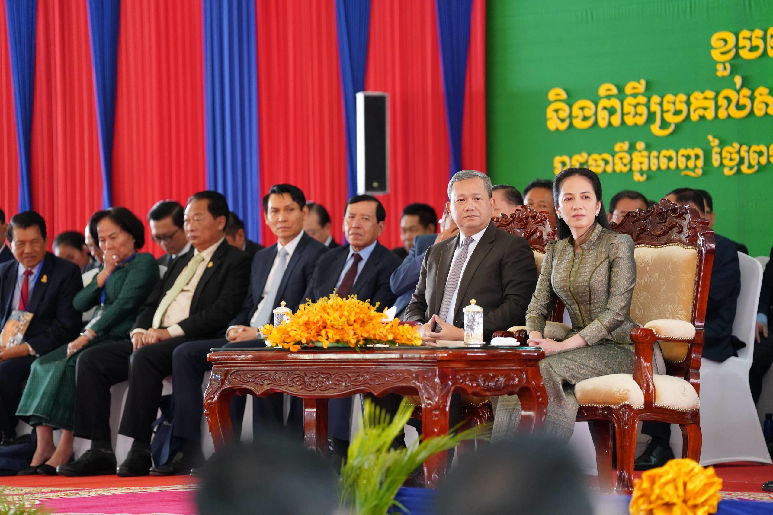សម្តេចធិបតី បើកជំហរសិទ្ធិគ្រប់អង្គការក្រៅរដ្ឋាភិបាលនៅកម្ពុជា ដើម្បីចូលរួមកសាង និងអភិវឌ្ឍន៍ប្រទេសឱ្យកាន់តែរីកចម្រើន