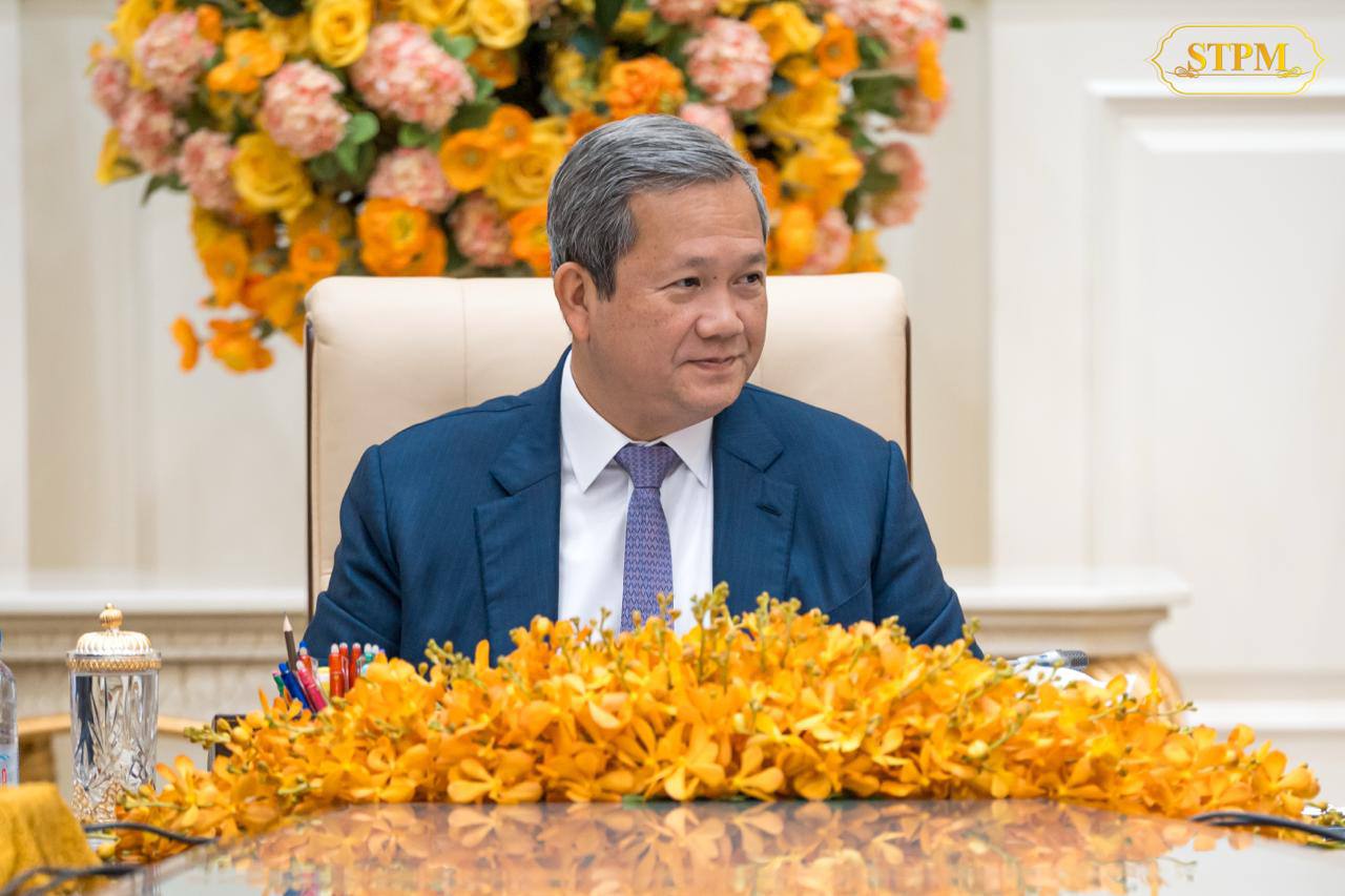 ជួបជាមួយ គណៈប្រតិភូ CGCC និង GBA Alliance ដឹកនាំដោយ លោក Jonathan K.S. Choi ប្រធានក្រុមហ៊ុន Sunwah Group, ប្រធានសភាពាណិជ្ជកម្មចិនប្រចាំទីក្រុងហុងកុង (CGCC) និងជាប្រធានសម្ព័ន្ធសហគ្រិន Guangdong- Hong Kong-Macao Greater Bay Area (GBA Alliance) ក្នុងជំនួបសម្តែងការគួរសម និងពិភាក្សាការងារ នៅវិមានសន្តិភាព។